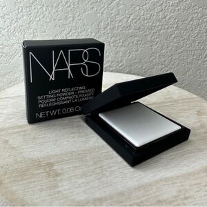 $8 🌙 NARS Lighg Reflecting Translucent Setting Powder 🆕